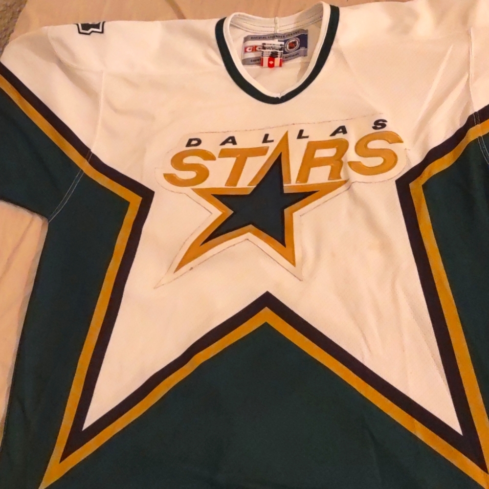 Dallas Stars Men's XL CCM Jersey.